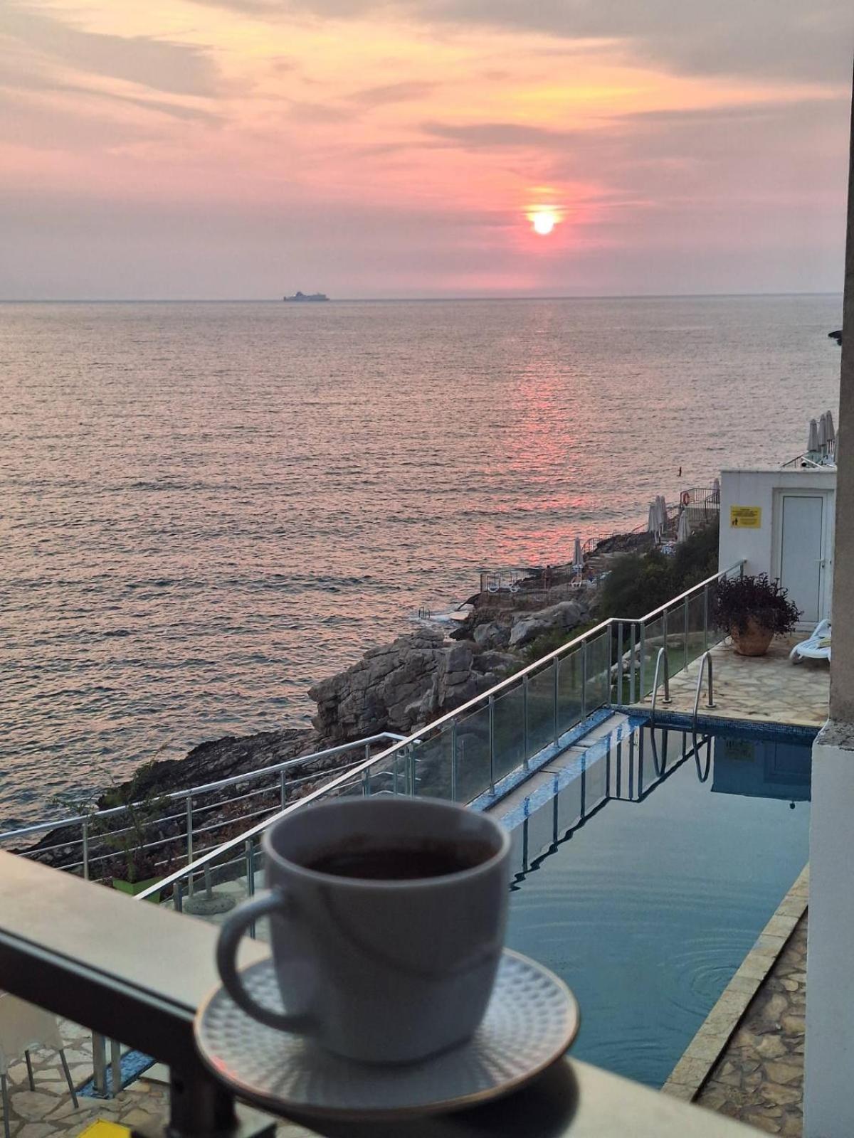 Paradise Beachfront View 1 Бар Екстериор снимка
