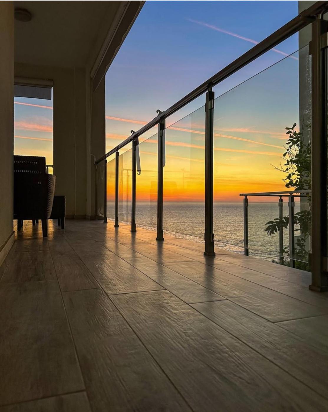 Paradise Beachfront View 1 Бар Екстериор снимка